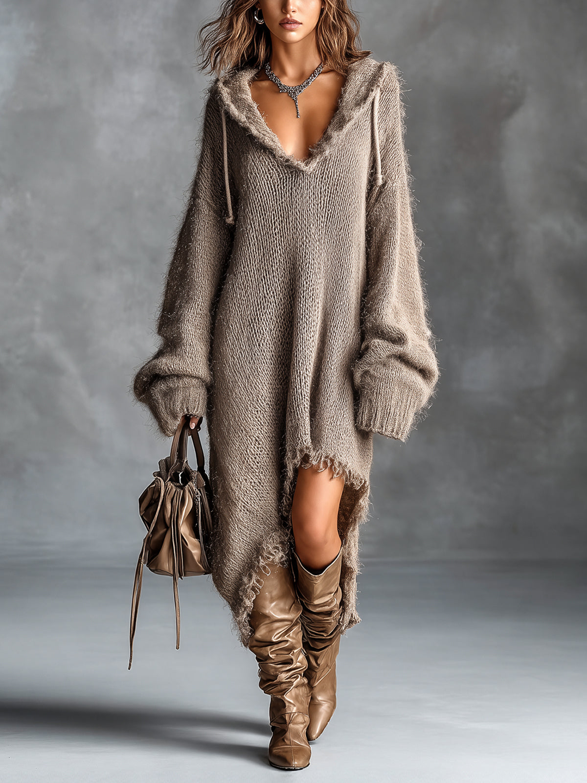Micaela | Robe Midi en Maille Duveteuse à Capuche